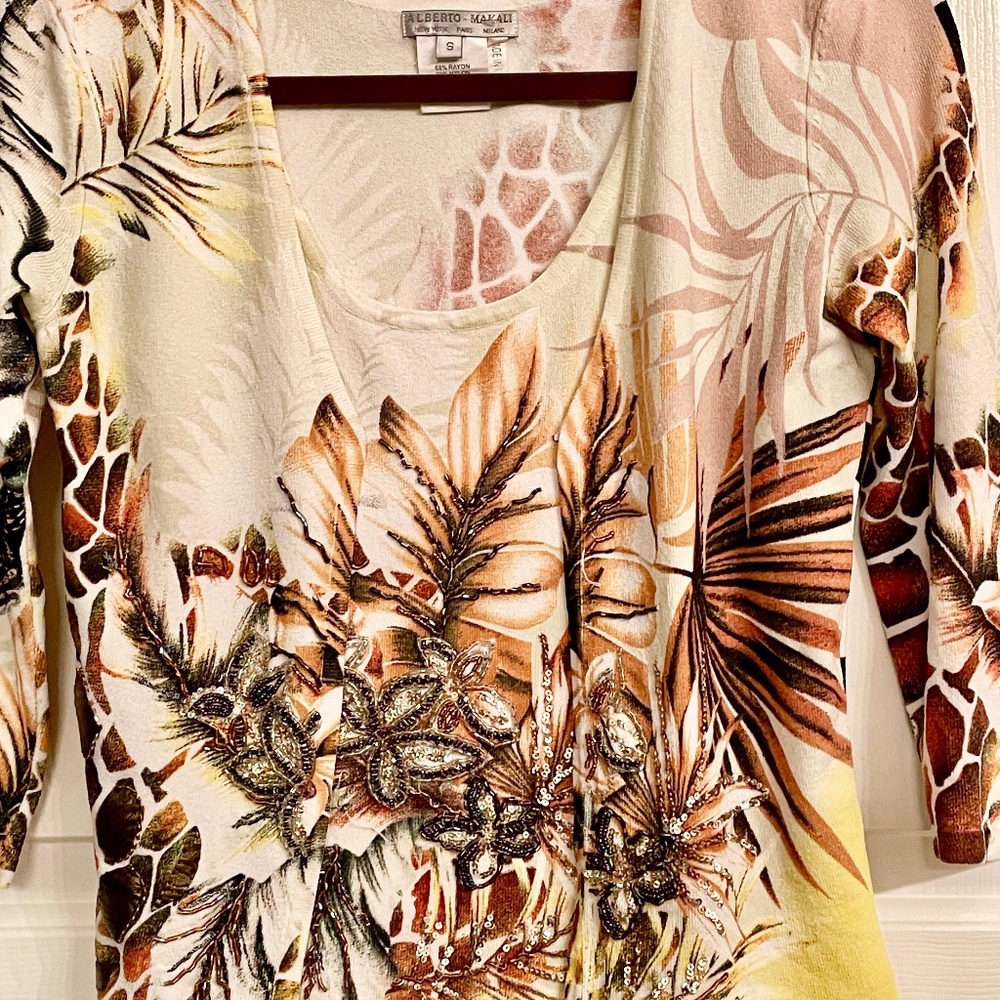 Alberto Makali Giraffe Print Shell and Cardigan Set